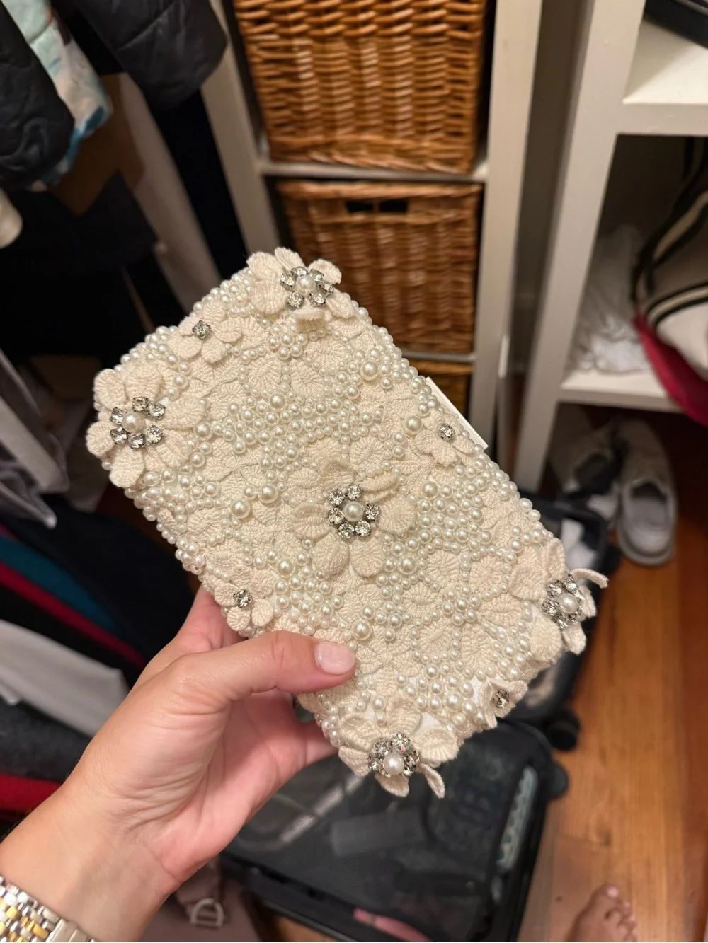 Olga Berg BETH ENCRUSTED POD STYLE CLUTCH IN IVORY - Picture 3 of 4